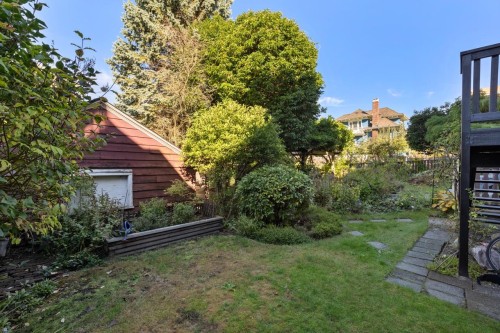 31 11Th Avenue W, Vancouver, BC 