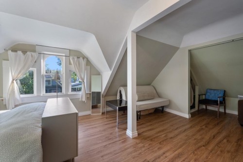 31 11Th Avenue W, Vancouver, BC 