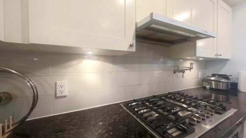 208-9373 Hemlock Drive, Richmond, BC 