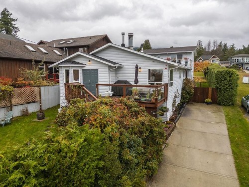 740 Hillcrest Road  Gibsons, BC V0N 1V9