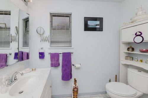 740 Hillcrest Road, Gibsons, BC 