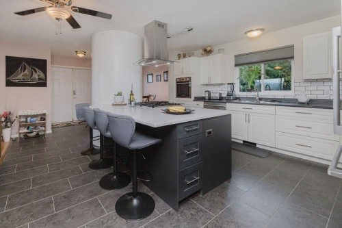 740 Hillcrest Road, Gibsons, BC 