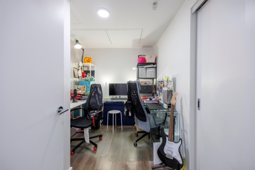 1301-3809 Evergreen Place, Burnaby, BC 