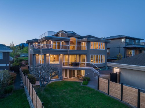 5770 Charles Street, Burnaby, BC 