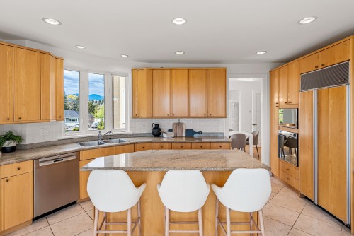 5770 Charles Street, Burnaby, BC 