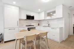 112-650 2nd Street E North Vancouver, BC V7L 1E3