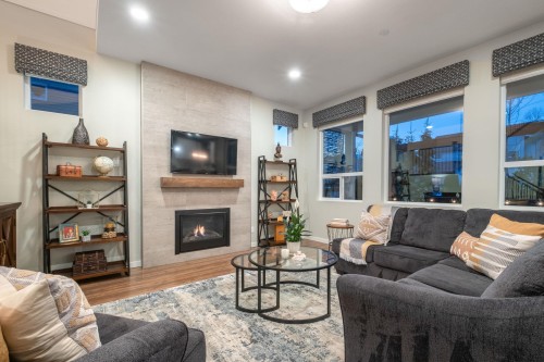 24095 Fern Crescent, Maple Ridge, BC 