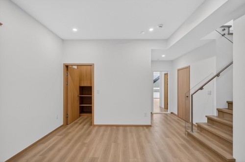 7 Howard Avenue N, Burnaby, BC 