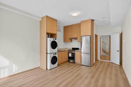 7 Howard Avenue N, Burnaby, BC 