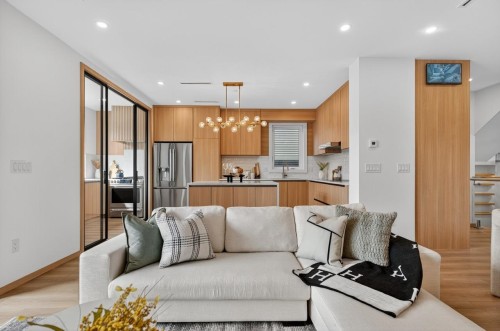 7 Howard Avenue N, Burnaby, BC 