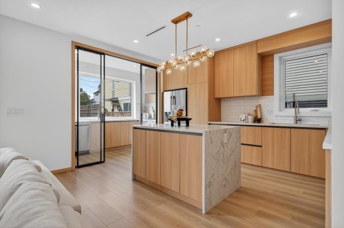 7 Howard Avenue N, Burnaby, BC 