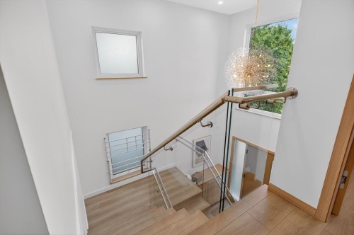 7 Howard Avenue N, Burnaby, BC 