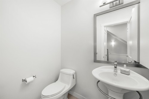 8-100 Wood Street, New Westminster, BC 