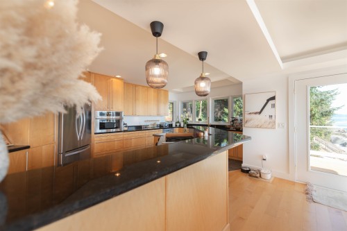 6655 Sunshine Coast Highway, Sechelt, BC 