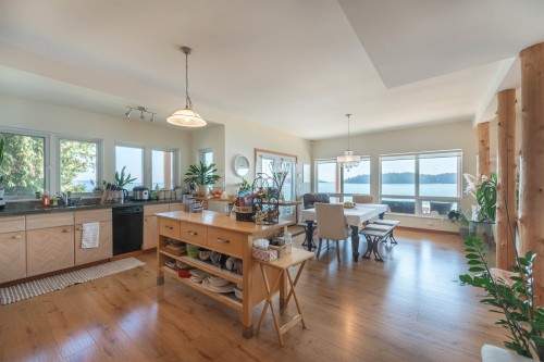 6655 Sunshine Coast Highway, Sechelt, BC 