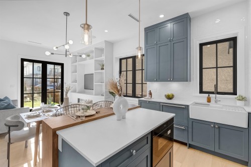 1-2565 Dundas Street, Vancouver, BC 