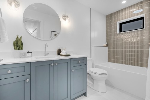 1-2565 Dundas Street, Vancouver, BC 