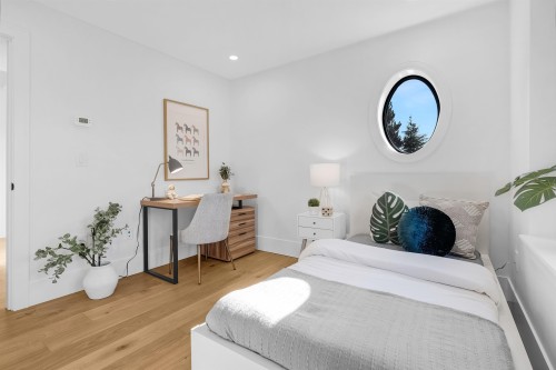 1-2565 Dundas Street, Vancouver, BC 