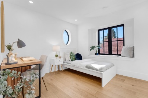 1-2565 Dundas Street, Vancouver, BC 