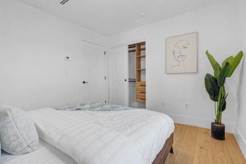 1-2565 Dundas Street, Vancouver, BC 