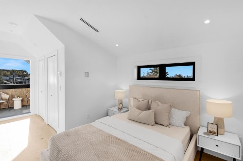 1-2565 Dundas Street, Vancouver, BC 