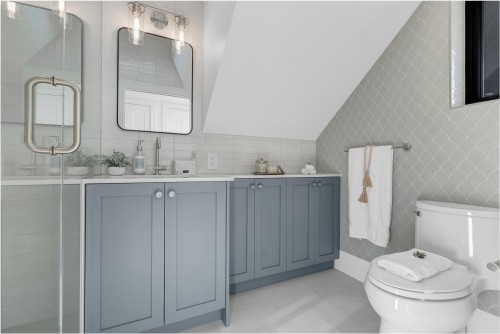 1-2565 Dundas Street, Vancouver, BC 