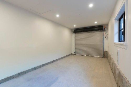 1-2565 Dundas Street, Vancouver, BC 