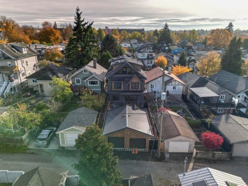 1-2565 Dundas Street, Vancouver, BC 