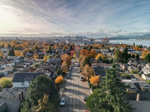 1-2565 Dundas Street, Vancouver, BC 