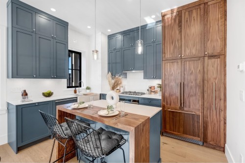 1-2565 Dundas Street, Vancouver, BC 