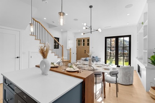 1-2565 Dundas Street, Vancouver, BC 