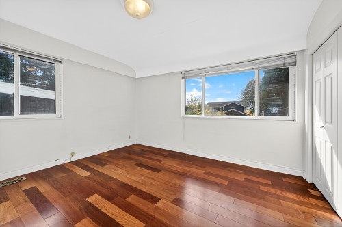 906 Pacific Drive, Delta, BC 