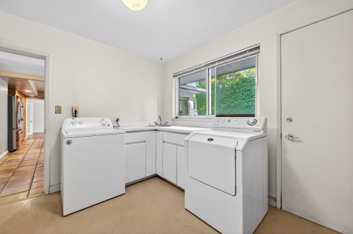 906 Pacific Drive, Delta, BC 