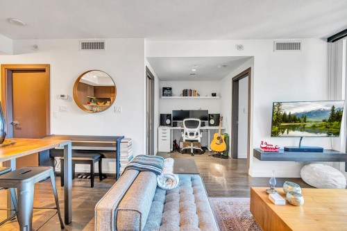 721-68 Smithe Street, Vancouver, BC 