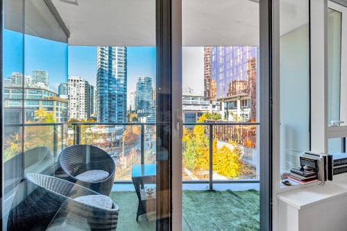 721-68 Smithe Street, Vancouver, BC 