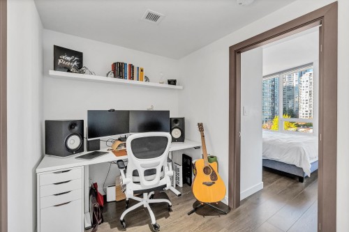 721-68 Smithe Street, Vancouver, BC 