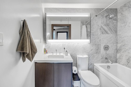 721-68 Smithe Street, Vancouver, BC 