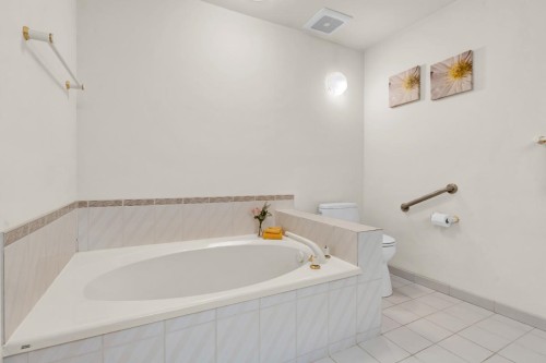 309-3755 8Th Avenue W, Vancouver, BC 