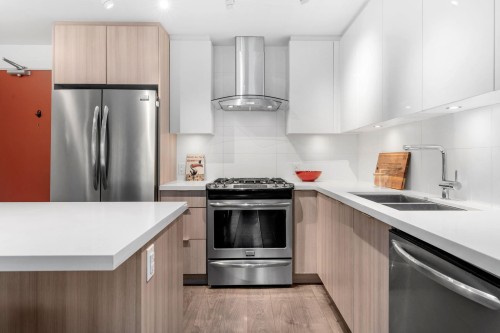 420-3602 Aldercrest Drive  North Vancouver, BC V7G 0A2