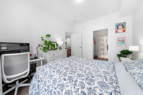 420-3602 Aldercrest Drive, North Vancouver, BC 