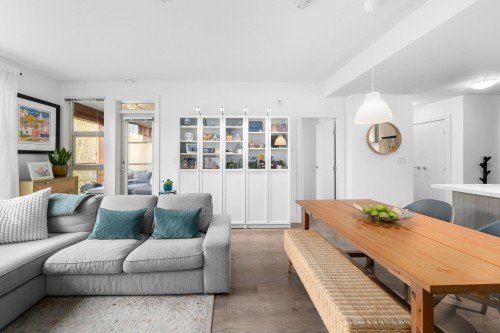 420-3602 Aldercrest Drive, North Vancouver, BC 