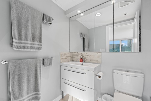 911-500 10Th Avenue W, Vancouver, BC 