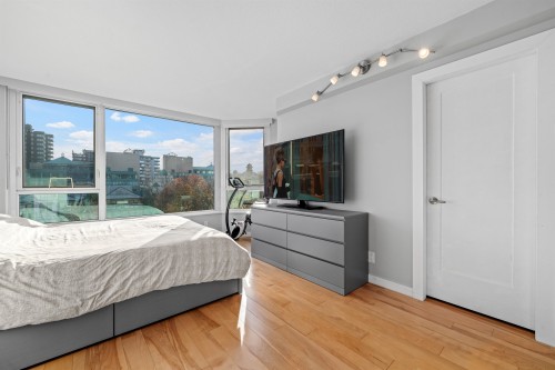 911-500 10Th Avenue W, Vancouver, BC 