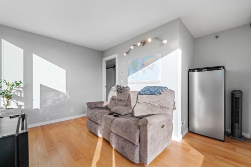 911-500 10Th Avenue W, Vancouver, BC 