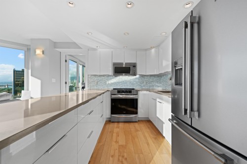 911-500 10Th Avenue W, Vancouver, BC 