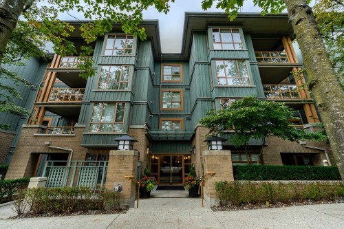 204-285 Newport Drive, Port Moody, BC 