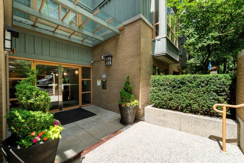 204-285 Newport Drive, Port Moody, BC 