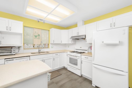 1931 Westview Drive, North Vancouver, BC 