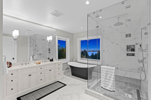 1198 Ottaburn Road, West Vancouver, BC 