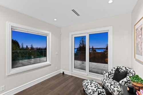 1198 Ottaburn Road, West Vancouver, BC 